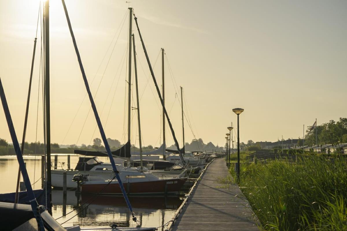 Waterchalet Number 6 Recreationpark Yn'E Lijte Grou Met Ligplaats Boot 빌라 외부 사진